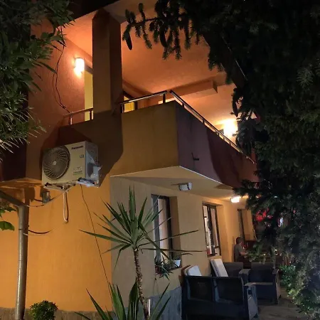 нели Apartament