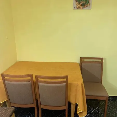 아파트 нели *