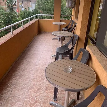 нели * Ravadinovo